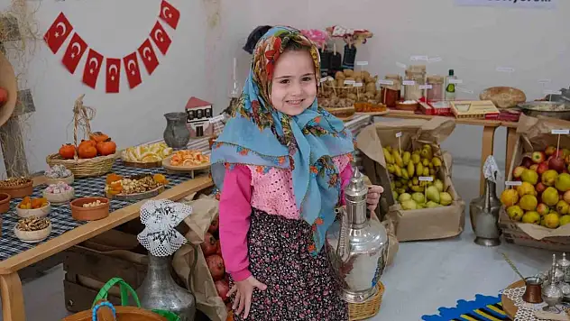 Minikler Kolları Sıvadı