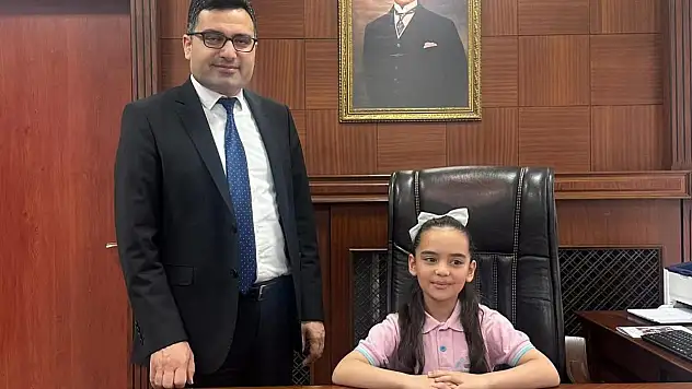 Miniklerden Kaymakam Köksal'a 23 Nisan Ziyareti