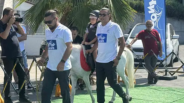 Miniklere Hayvan Sevgisi Aşılandı