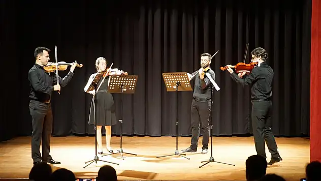 Moni Keman Dörtlüsü'nden eşsiz konser