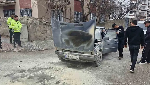 Otomobili Yanmaktan İtfaiye Kurtardı