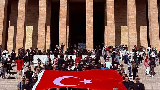 Motorculardan Anıtkabir'e 'Bayrak Sürüşü'