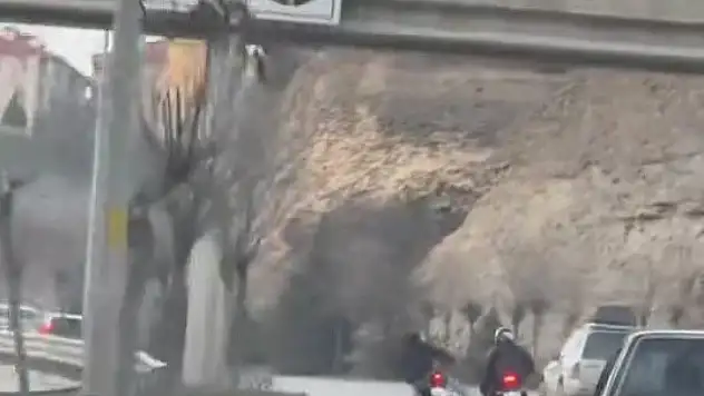 Motosikletliler Pes Dedirtti