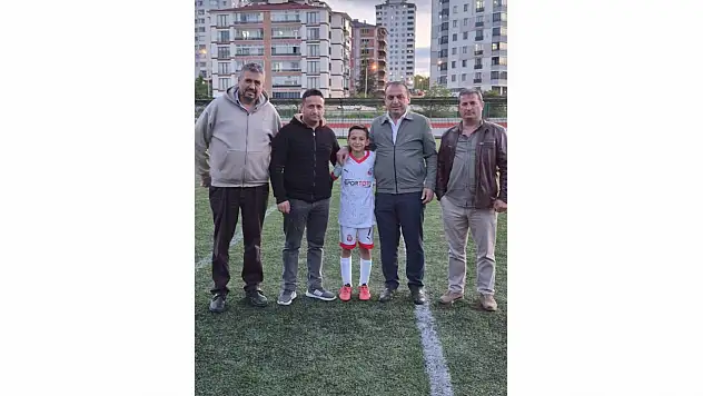 Muhammed Ayaz U-11'de Şampiyonluğa Uçtu