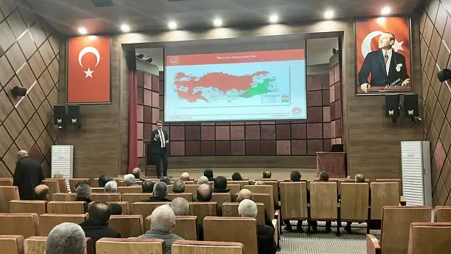 Muhtarlara 'Aile Yılı Tanıtımı' Gerçekleştirildi