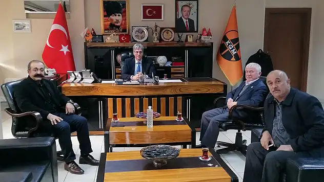 Muhtarlardan Alparslan Eşlik'e Ziyaret