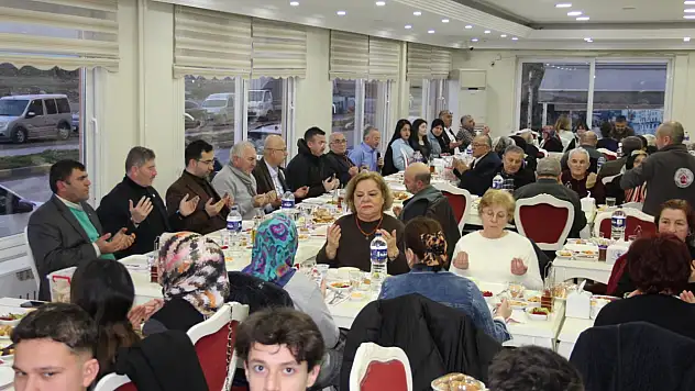 Müsavat Dervişoğlu'ndan İftar