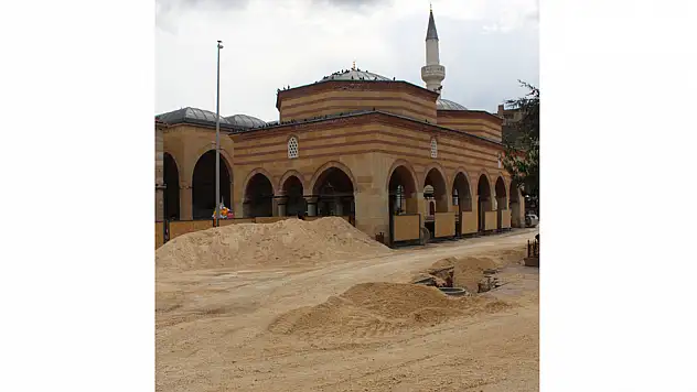 Nasrullah  Meydanı hız kazandı