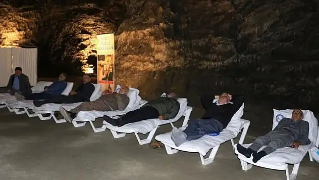 Yerin 150 Metre Altında Şifa Arıyorlar