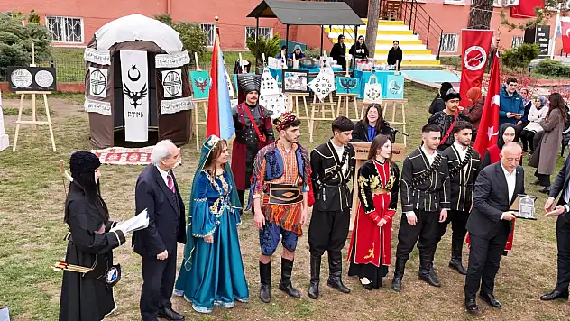Nevruz Ve Türklük Temalı Program Gerçekleştirildi