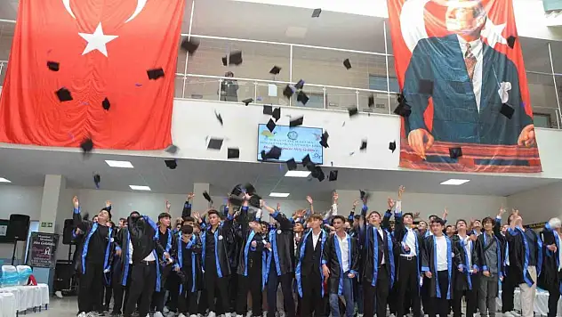 Nuran-Celal Gülşen MTAL'de Mezuniyet Coşkusu
