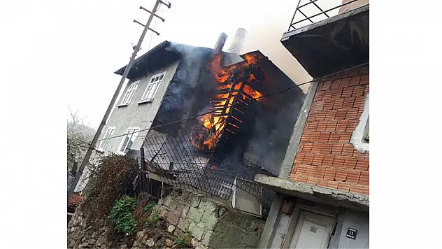 Odunluktan başlayan yangın korkuttu!
