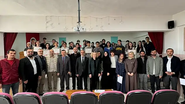 Öğrenciler, Bilgi Ve Yeteneklerini Sergiledi