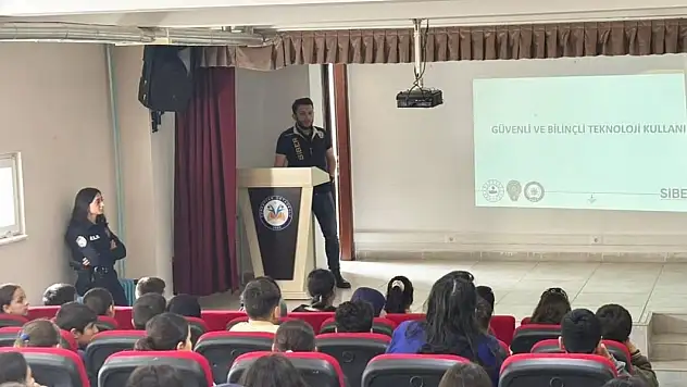 Öğrenciler Güvenli İnternet Kullanımı Hakkında Bilgilendirildi