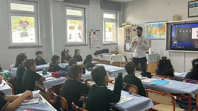Öğrenciler Kuduz Riskine Karşı Bilgilendirildi