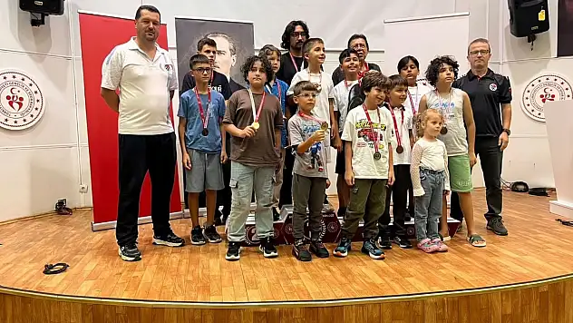 Öğrenciler satrançta hünerlerini sergiledi