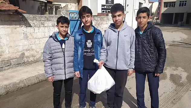 Öğrencilerden İhtiyaç Sahiplerine Ramazan Yardımı