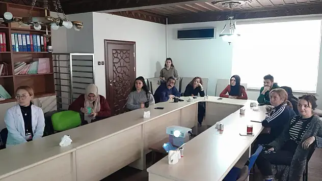 Öğrencilerden İlkyardım Sunumu