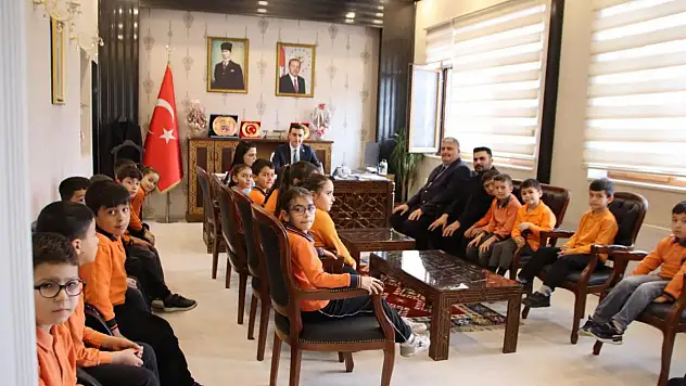 Öğrencilerden Kaymakam Çakır'a Ziyaret