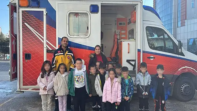 Öğrencilere Ambulanslar Tanıtıldı 