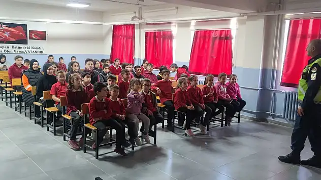 Öğrencilere Trafik Eğitimi Verildi