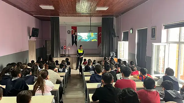 Öğrencilere Trafik Güvenliği Anlatıldı