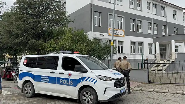 Okul Çevrelerinde Polis Denetimi Yapıldı