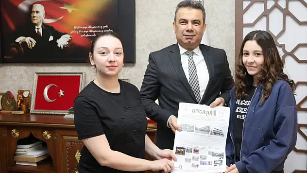 Okul Gazetesi Gümüş'e Takdim Edildi