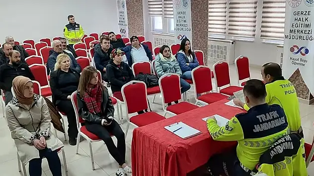 Okul Servisi Şoför Ve Rehber Personeline Trafik Eğitimi