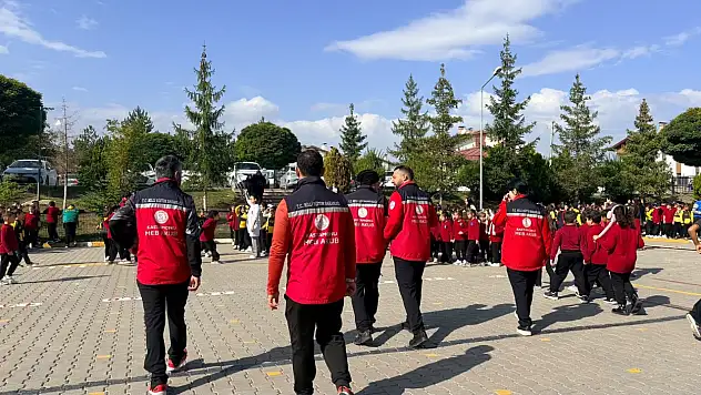 Okullarda Deprem Tatbikatı Yapıldı