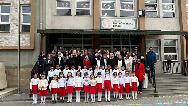 Okuluma Alıştım, Bayrağımla Tanıştım Sergisi Açıldı