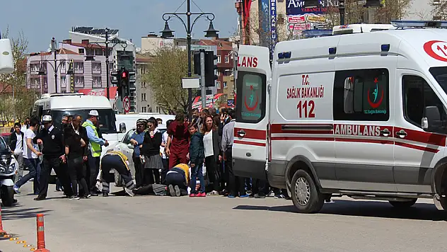 Okuluna giden öğrenciye araba çarptı