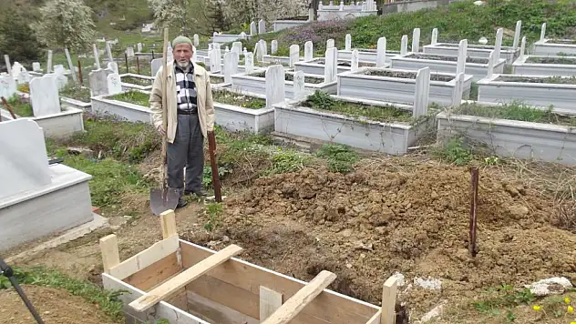 Ölmeden önce mezarını kazmıştı