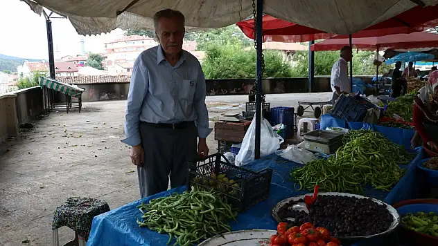 Ömürlerini pazarcılığa adayan 70'likler