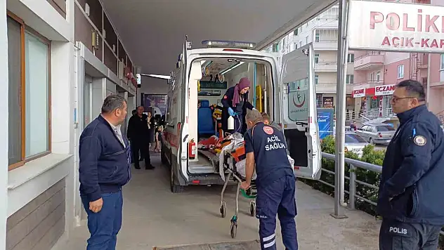 Önce 16 Yaşındaki Genç Kızı Sonra Kendisini Silahla Vurdu