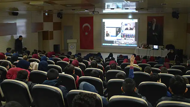 Ortaokul öğrencileri NASA'ya bağlandı