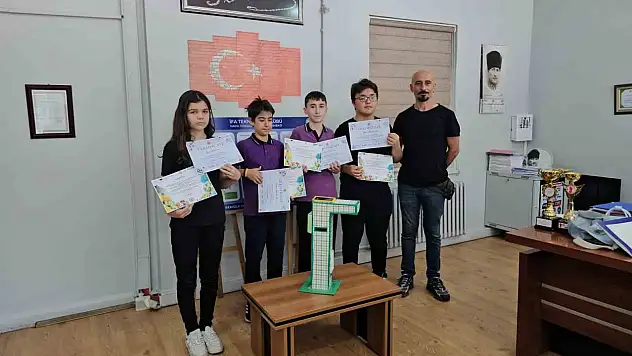 Ortaokul öğrencilerinden nefes aldıran proje hava kirliliğine çözüm sokak lambası
