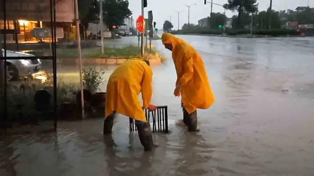 Osmancık'ta Fırtına, Sağanak ve Dolu Etkili Oldu