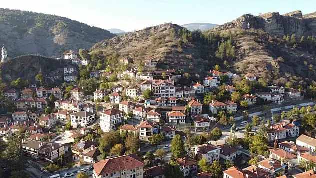 Osmanlı Kasabasında Sonbahar Güzelliği Yaşanıyor