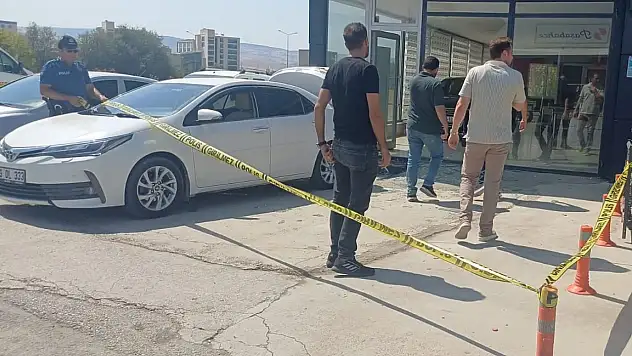 Oto Galeriye Silahlı Saldırı: 1 Yaralı