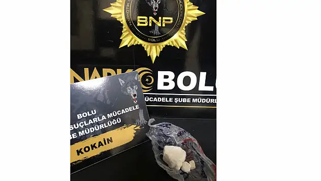 Otobüsteki yolcuda 35,55 gram kokain ele geçirildi