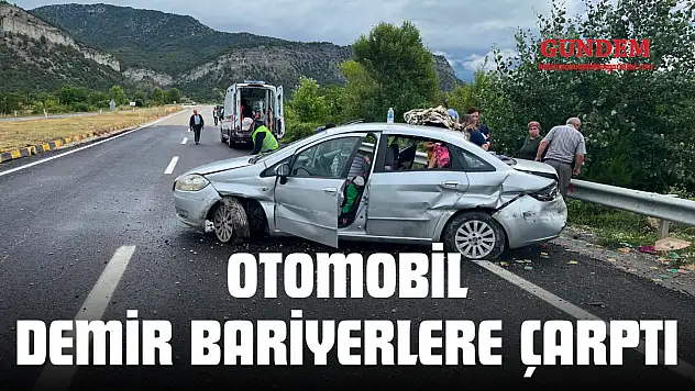 Otomobil Demir Bariyerlere Çarptı, Yaralılar Var!