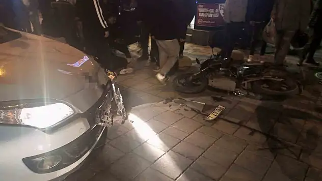 Otomobil İle Motosiklet Çarpıştı: 2 Yaralı