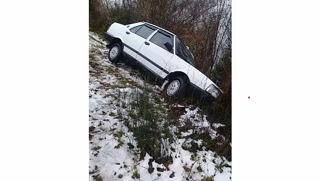 Otomobil Şarampole Düştü