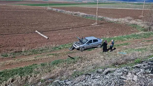 Otomobil Şarampole Yuvarlandı