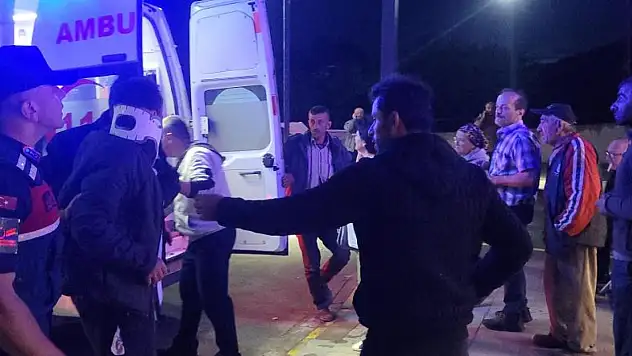 Otomobil uçuruma yuvarlandı 4 yaralı