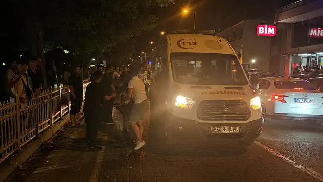 Otomobilin Çarptığı Adam Yaralandı