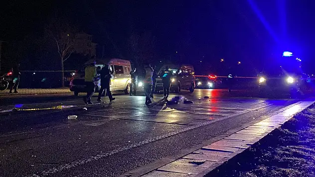 Otomobilin yayalara çarptığı kazada 5 kişi öldü, 5 kişi yaralandı