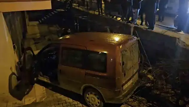 Çarpıştılar: 2 Yaralı