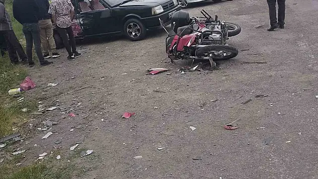 Otomobille Motosiklet Çarpıştı: 1 Ağır Yaralı